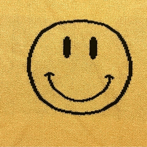 Miss Sparkling Yellow Smiley Face Sweater M | Happy Face Knit Cozy Crewneck - Picture 4 of 10